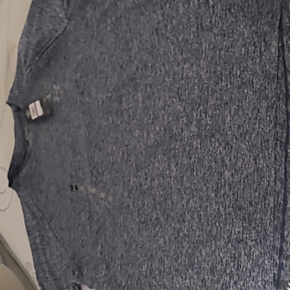 Mens UA shirt